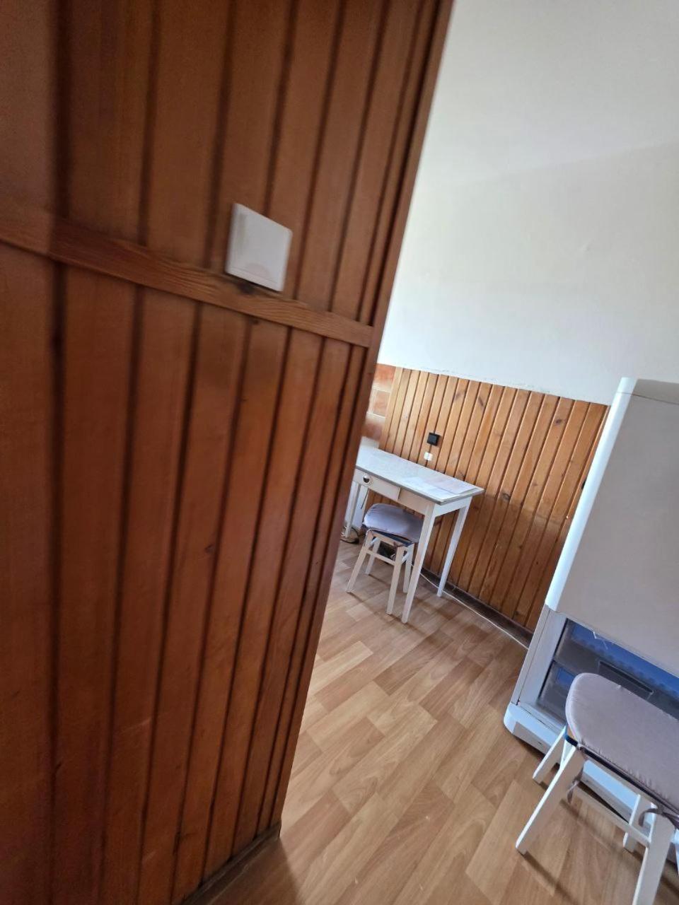 Kwatera prywatna Na Ulicy Bora Komarowskiego 35 *